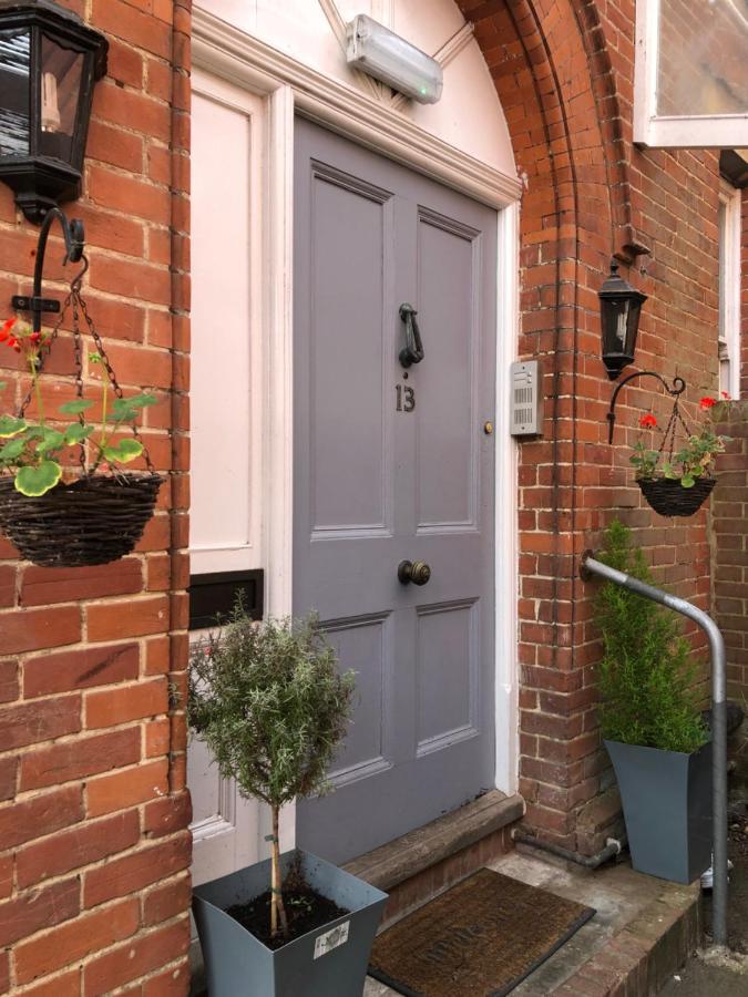 Canterbury Accommodations With Free Car Park Onsite And High Speed Wifi Dış mekan fotoğraf