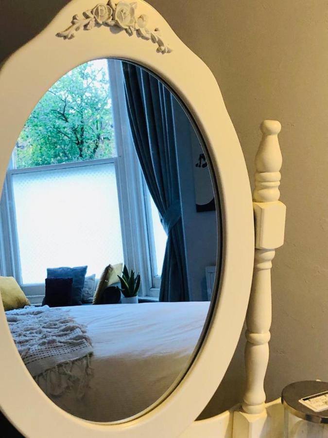Canterbury Accommodations With Free Car Park Onsite And High Speed Wifi Dış mekan fotoğraf