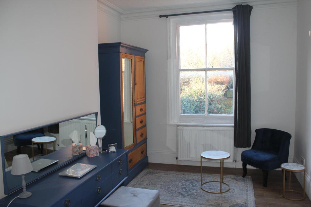 Canterbury Accommodations With Free Car Park Onsite And High Speed Wifi Dış mekan fotoğraf