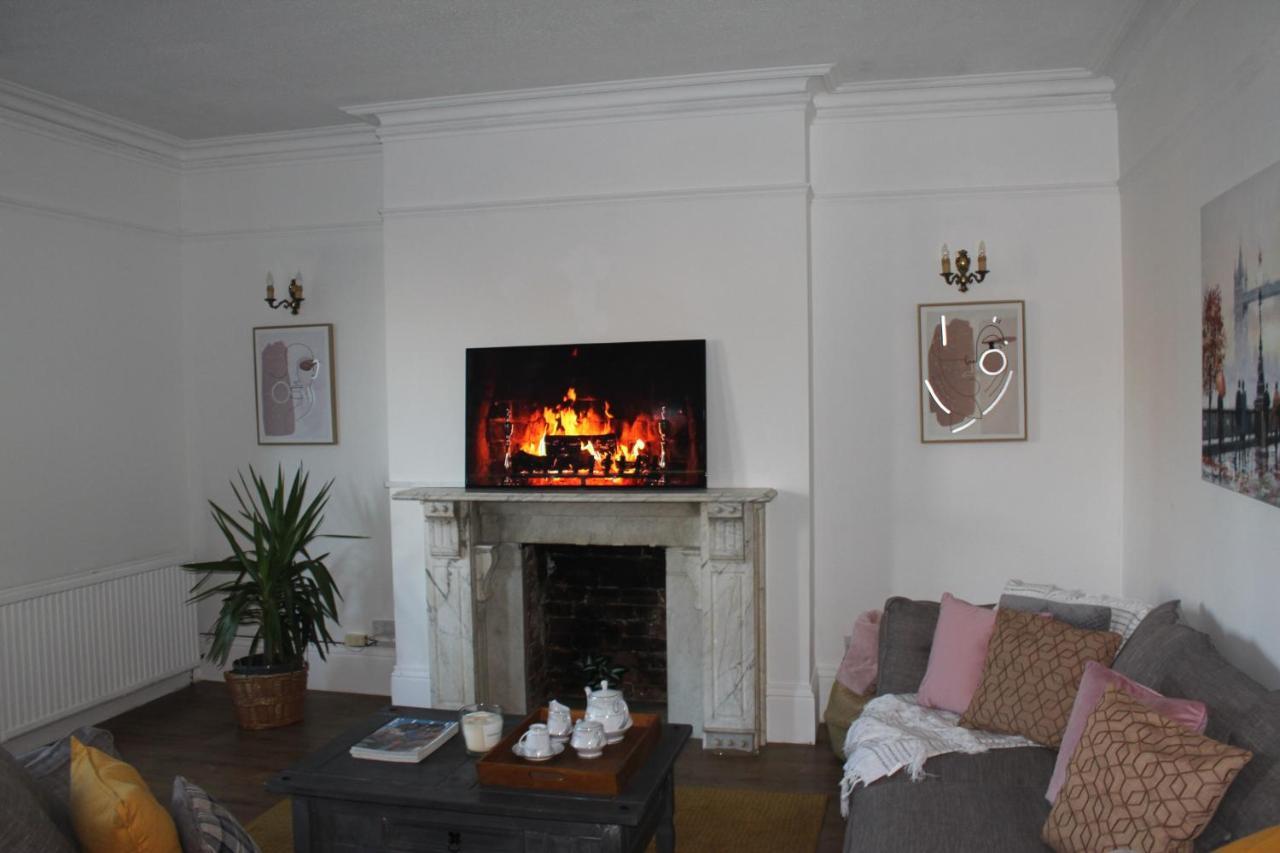 Canterbury Accommodations With Free Car Park Onsite And High Speed Wifi Dış mekan fotoğraf