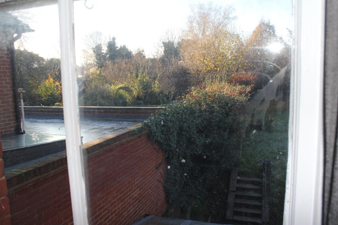 Canterbury Accommodations With Free Car Park Onsite And High Speed Wifi Dış mekan fotoğraf